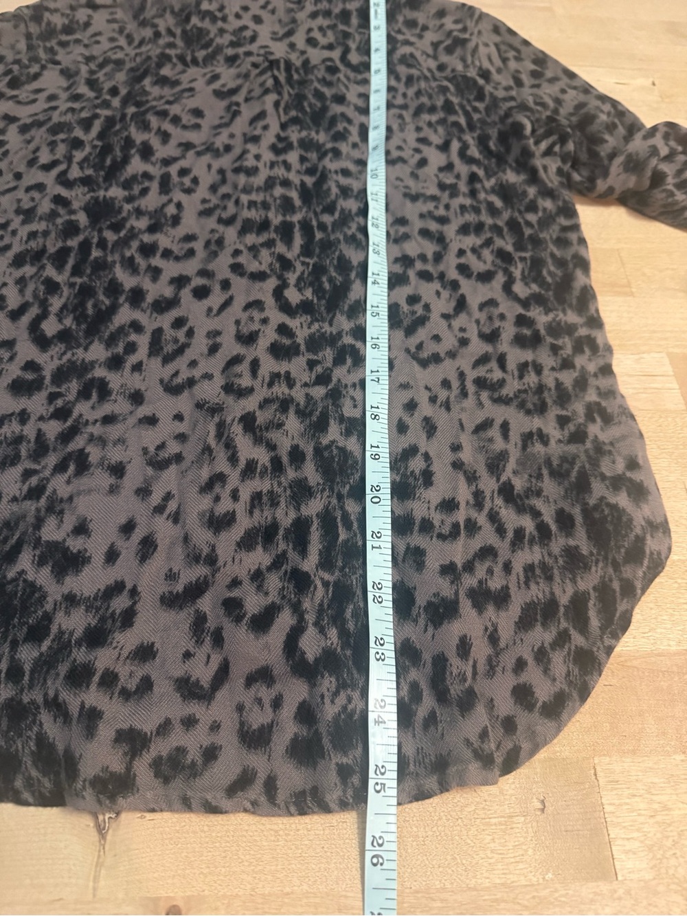 Rails Hunter Leopard Print Button-Down Shirt 100% Rayon - Picture 8 of 9